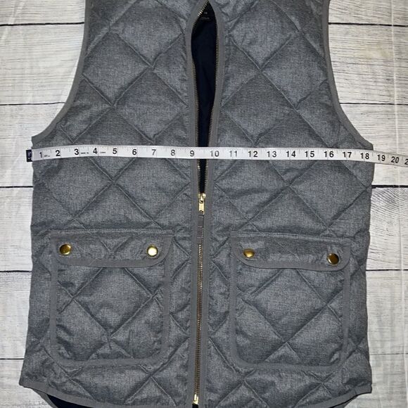 J. Crew  Quilted Down Excursion Vest in Flannel Gray sz XS - Picture 6 of 8